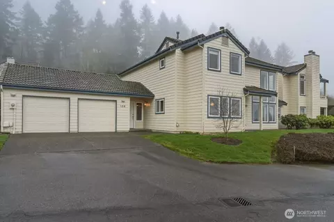 126 Cormorant Dr, Steilacoom, WA 98388