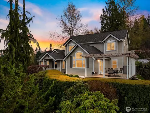 2702 17th Ave SE, Puyallup, WA 98372