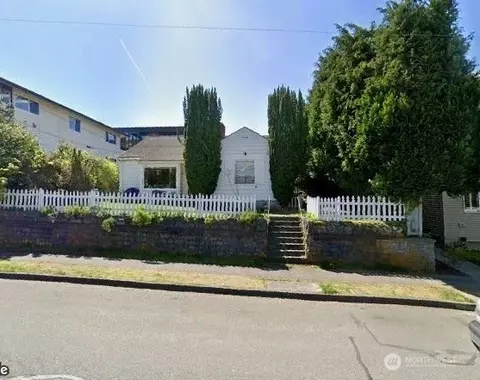 640 Bell St, Edmonds, WA 98020