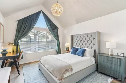 7514 43rd Ave S #B, Seattle, WA 98118