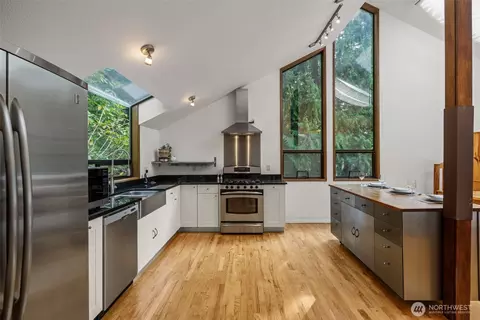 Kitchen - 4714 175th St SE, Bothell, WA 98012 photo 5 of 6