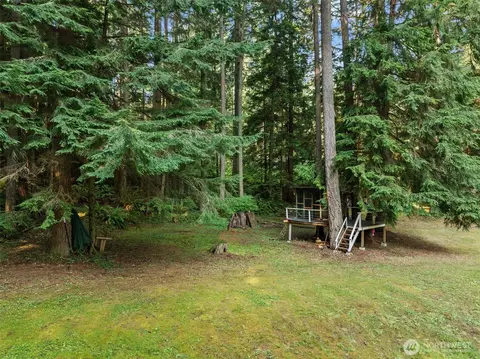 Exterior - 4714 175th St SE, Bothell, WA 98012 photo 8 of 9