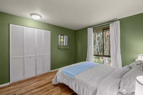 Bedroom - 4714 175th St SE, Bothell, WA 98012 photo 4 of 6