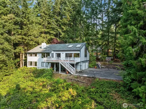 Exterior - 4714 175th St SE, Bothell, WA 98012 photo 5 of 9