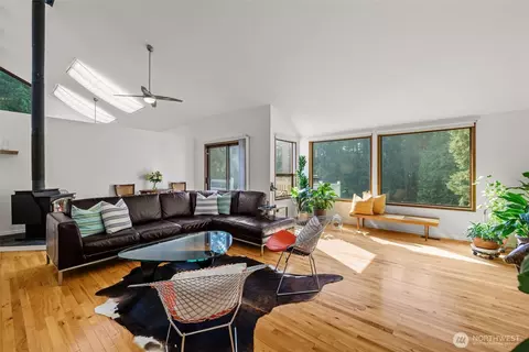 Living - 4714 175th St SE, Bothell, WA 98012 photo 2 of 7