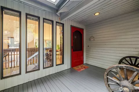 Entry Way - 4714 175th St SE, Bothell, WA 98012 photo 1 of 2