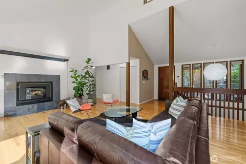 Living - 4714 175th St SE, Bothell, WA 98012 photo 4 of 7