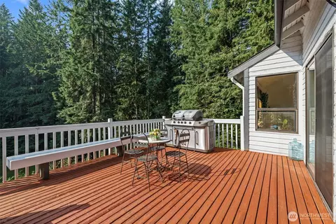 Exterior - 4714 175th St SE, Bothell, WA 98012 photo 3 of 9