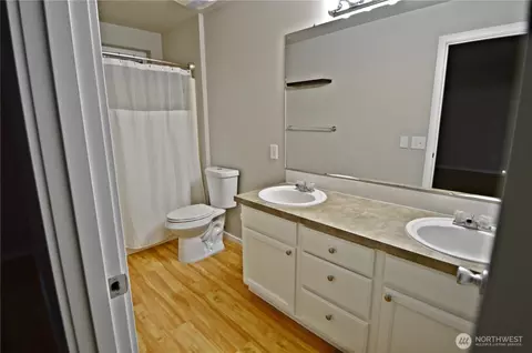 Bath - 19205 206th Street Ct E, Orting, WA 98360 photo 2 of 4