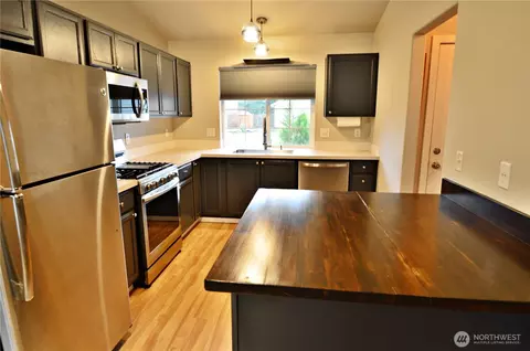 Kitchen - 19205 206th Street Ct E, Orting, WA 98360 photo 4 of 5
