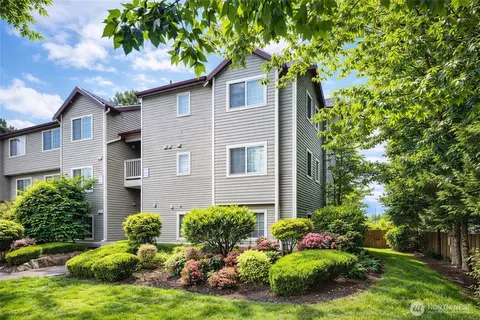 13306 SE 272nd St #F104, Kent, WA 98042