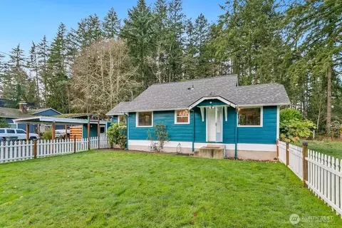 733 Eden Rd W, Bremerton, WA 98312