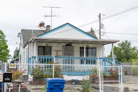 10505 N Park Ave N, Seattle, WA 98133
