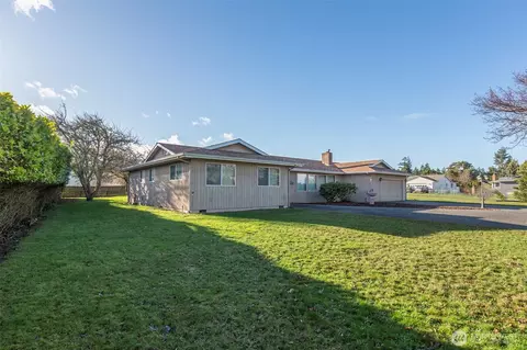 141 Bay View St, Sequim, WA 98382