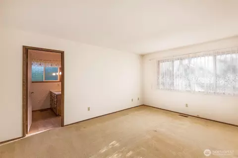 Bedroom - 141 Bay View St, Sequim, WA 98382 photo 2 of 5