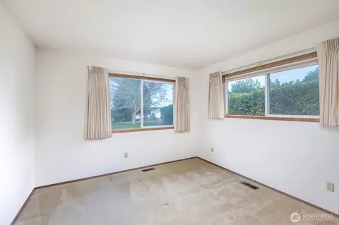 Bedroom - 141 Bay View St, Sequim, WA 98382 photo 5 of 5