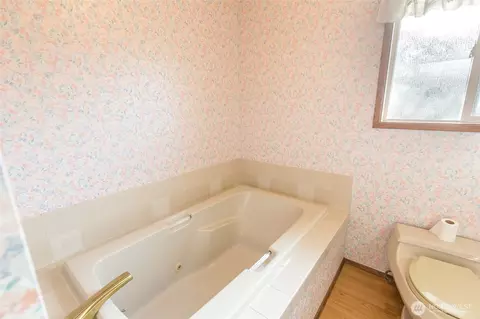 Bath - 141 Bay View St, Sequim, WA 98382 photo 2 of 4