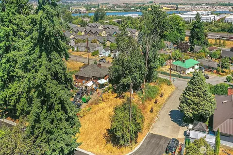 1 Nn Hawthorne St, Everett, WA 98201 photo 2