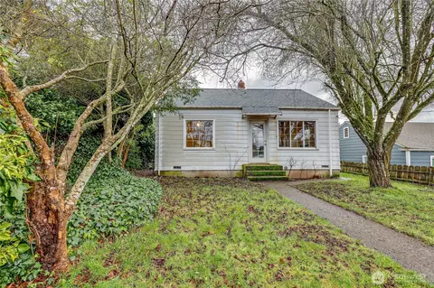 1522 N Cambrian Ave, Bremerton, WA 98312