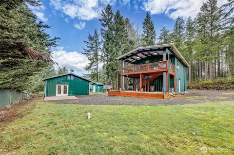 8449 NW Wildcat Lake Rd, Bremerton, WA 98312