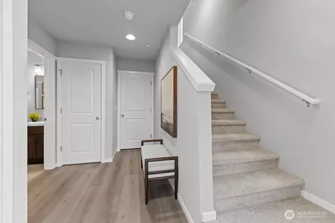 Entry Way - 7025 Rainier Dr #D, Everett, WA 98203 photo 2 of 2