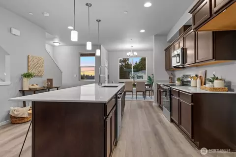 Kitchen - 7025 Rainier Dr #D, Everett, WA 98203 photo 3 of 8