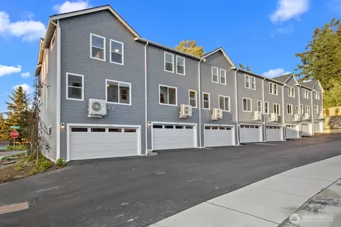 Exterior - 7025 Rainier Dr #D, Everett, WA 98203 photo 4 of 4