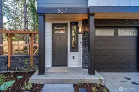 537 NW Juniper St, Issaquah, WA 98027