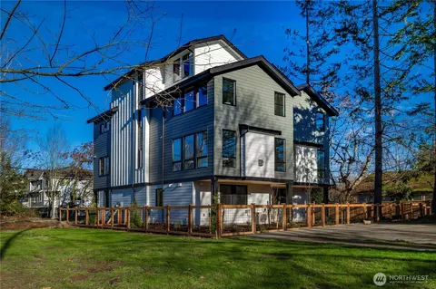 537 NW Juniper St, Issaquah, WA 98027