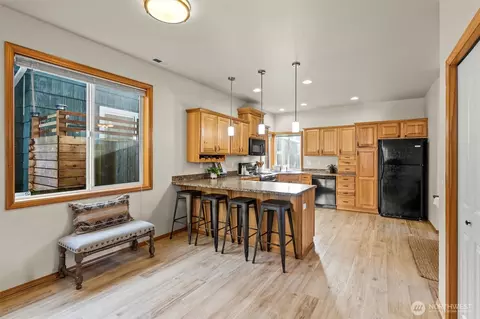 Kitchen - 2008 Monroe Ave, Everett, WA 98203 photo 1 of 4