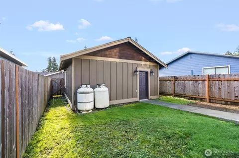 Exterior - 2008 Monroe Ave, Everett, WA 98203 photo 4 of 8