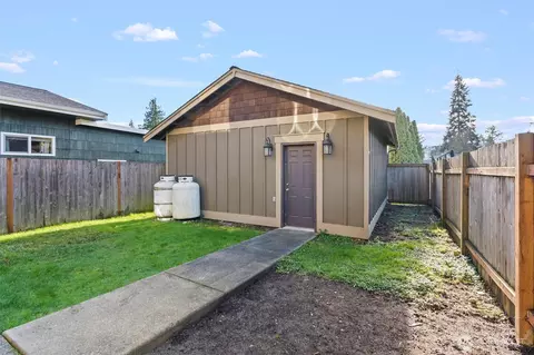 Exterior - 2008 Monroe Ave, Everett, WA 98203 photo 5 of 8