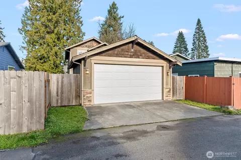Exterior - 2008 Monroe Ave, Everett, WA 98203 photo 3 of 8