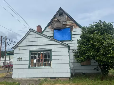 220 S 3rd St, Shelton, WA 98584