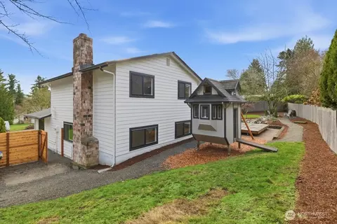 10704 NE 200th Pl, Bothell, WA 98011 photo 32