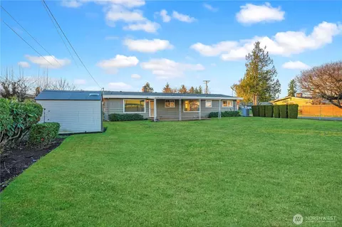 Exterior - 1077 Garfield St, Enumclaw, WA 98022 photo 8 of 11