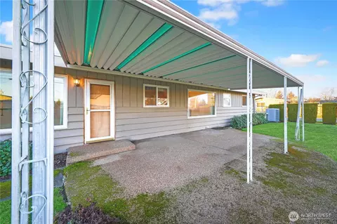 Exterior - 1077 Garfield St, Enumclaw, WA 98022 photo 9 of 11