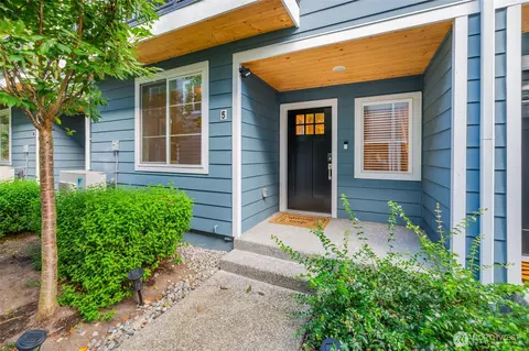 6633 NE 188th Ct #5, Kenmore, WA 98028