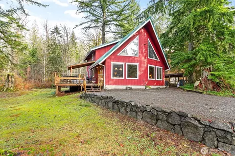 7578 Canyon View Dr, Deming, WA 98244