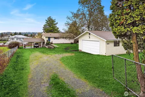 609 NW Broadway St, Coupeville, WA 98239