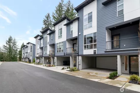 13710 Ash Way #B4, Everett, WA 98204