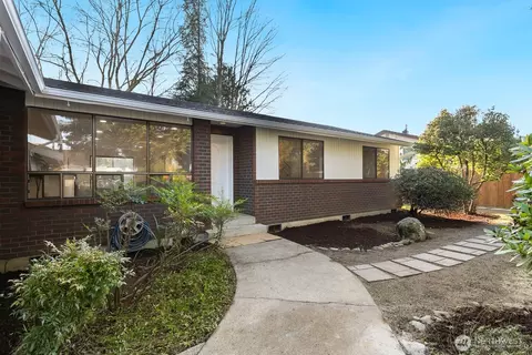 10221 SE 192nd St, Renton, WA 98055
