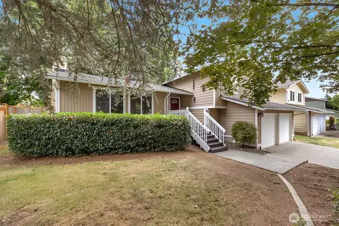 17610 161st Ave SE, Renton, WA 98058