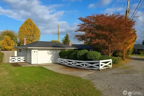 11144 Woodward Ave S, Seattle, WA 98178