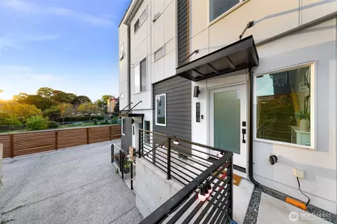 901 28th Ave S #G, Seattle, WA 98144