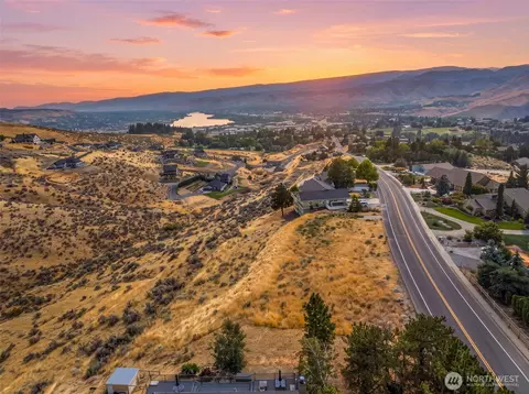 3979 Burch Mountain Rd, Wenatchee, WA 98801