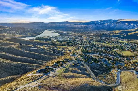 3979 Burch Mountain Rd, Wenatchee, WA 98801