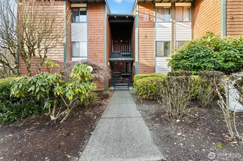 7315 N Skyview Ln #L-101, Tacoma, WA 98406