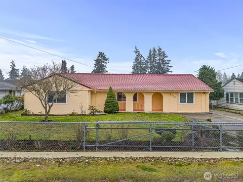 5704 109th St SW, Lakewood, WA 98499