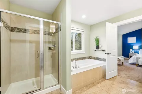 Bath - 18916 10th Dr SE, Bothell, WA 98012 photo 2 of 3